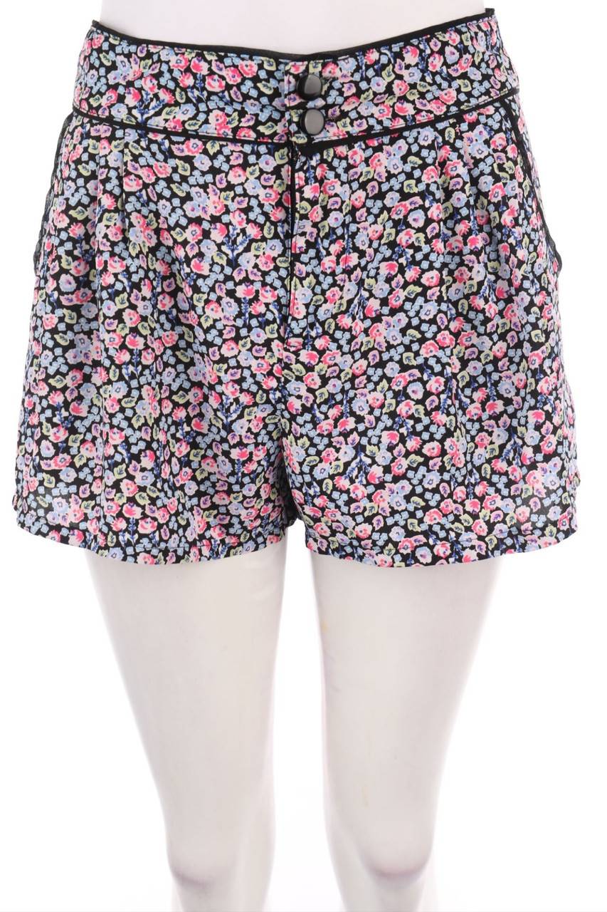 Carou H&M DIVIDED High Waist-Shorts mit Blumen-Print