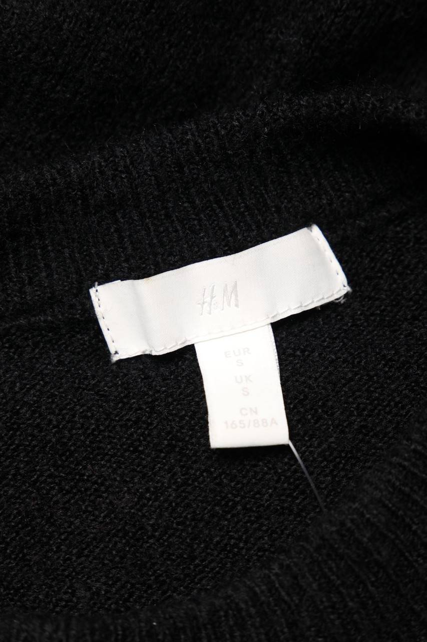 Carou H&M Strick-Pullover Mit Schmuckstein-Applikation