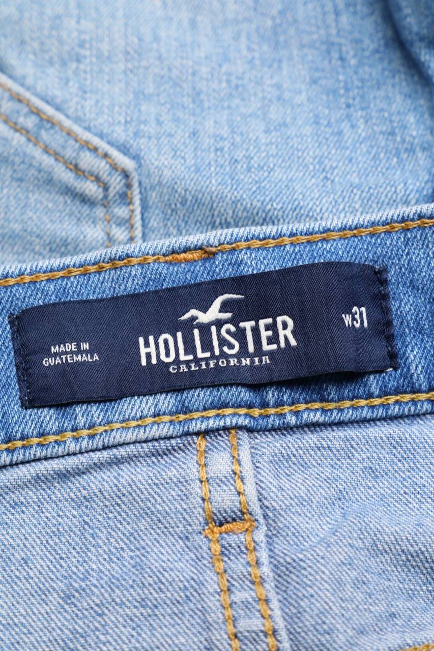 Carou HOLLISTER Destroyed Jeans-Shorts Mit Logo-Patch