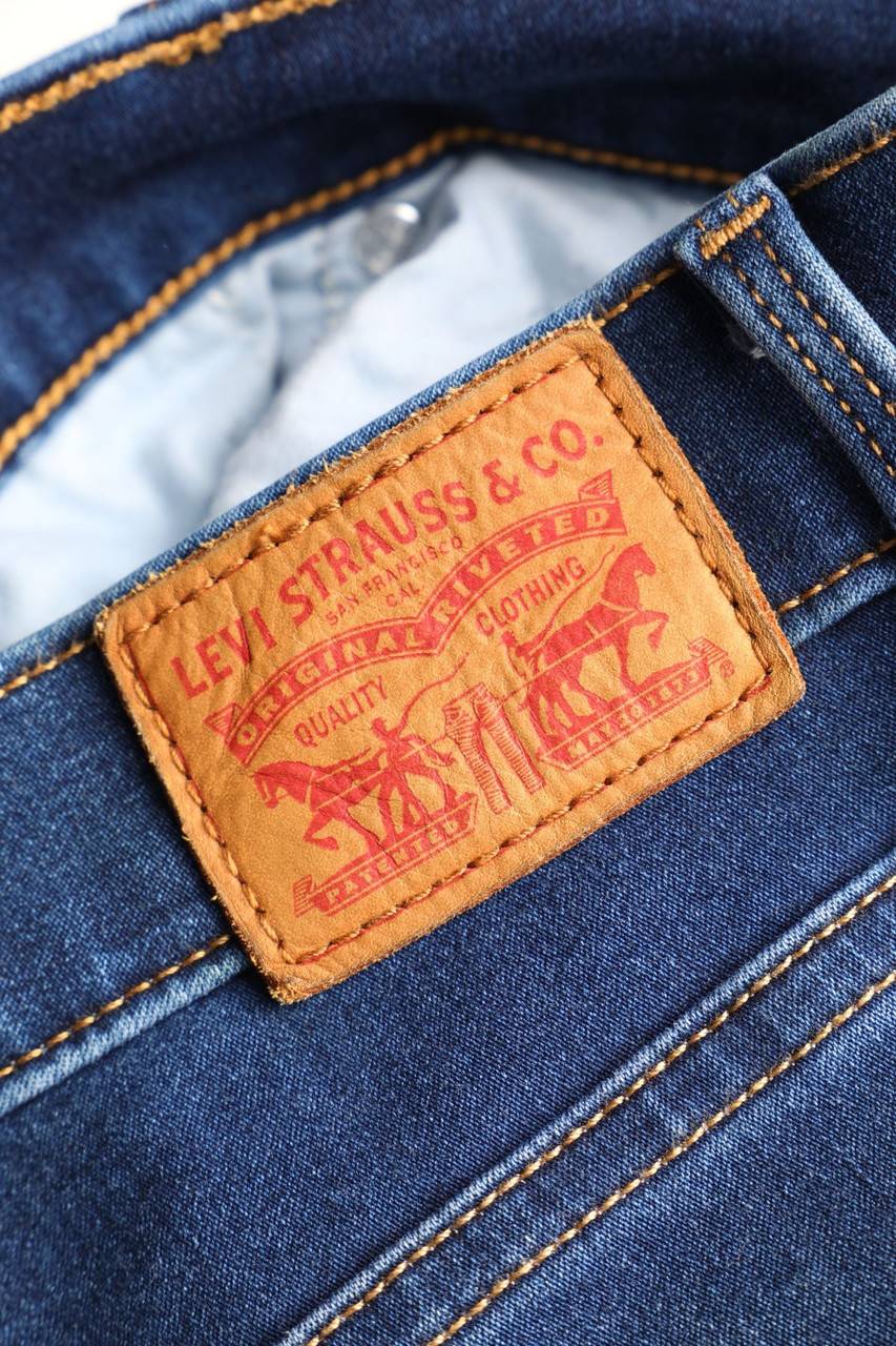 Carou LEVI´S Used Look Straight Cut Jeans Mit Logo-Patch