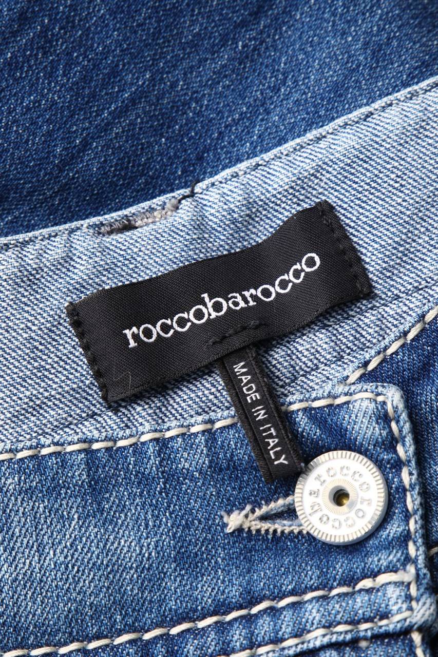 Carou Roccobarocco Used Look Straight Cut Jeans Mit Logo-Badge