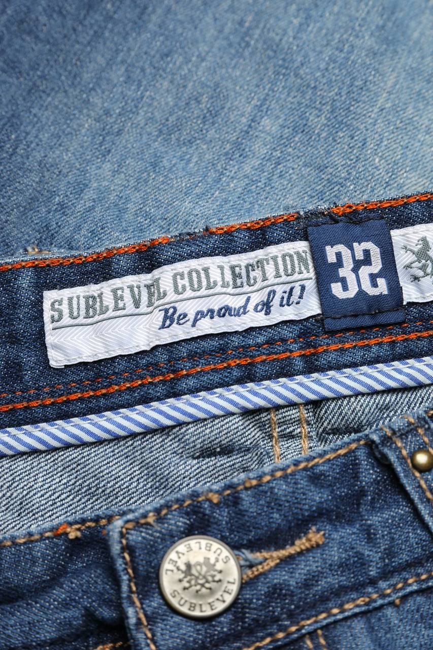 Carou Sublevel Used Look Jeans-Shorts Mit Logo-Patch