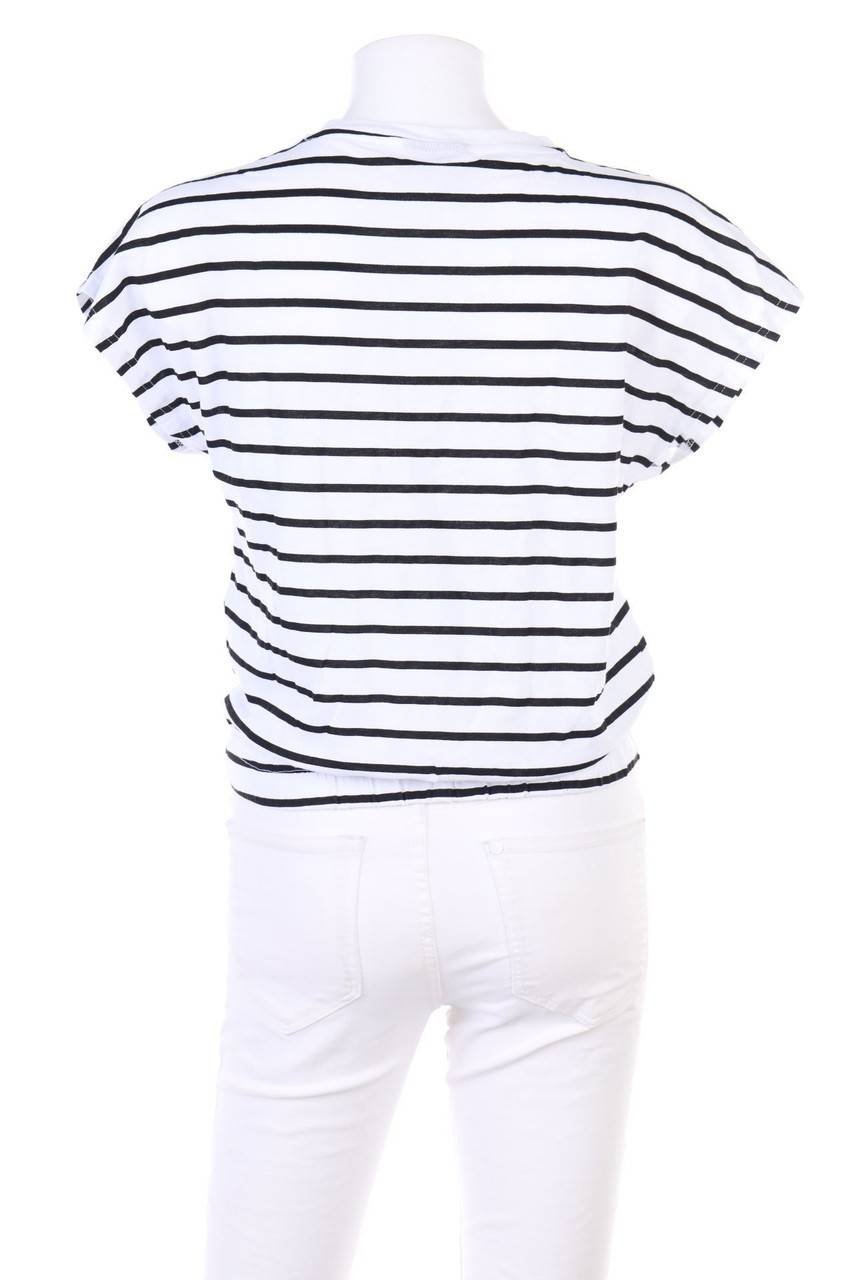 Carou TESSENTIALS Streifen-Cropped-Shirt Aus Baumwolle Mit überschnittener Schulter