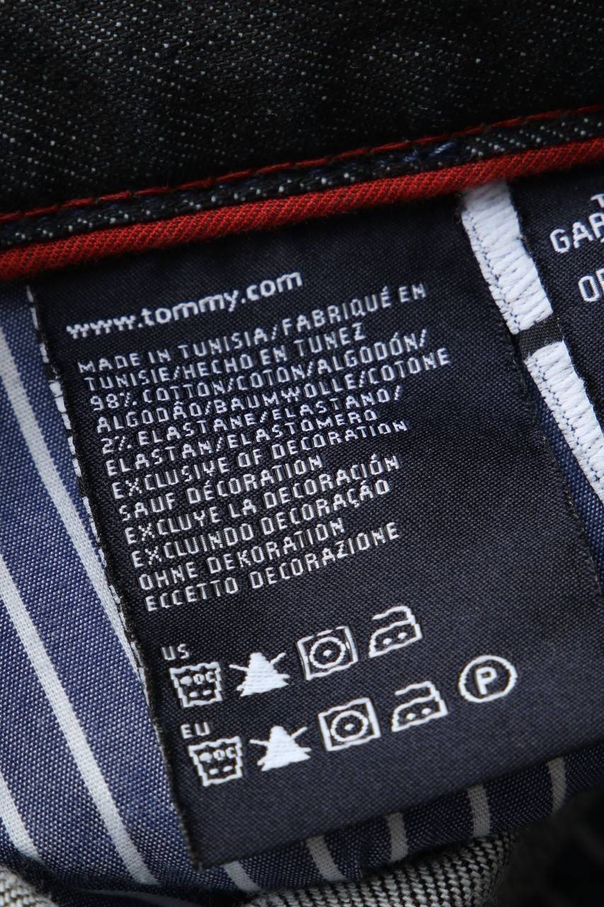 Carou TOMMY HILFIGER Dark Denim Straight Cut Jeans Mit Logo-Patch