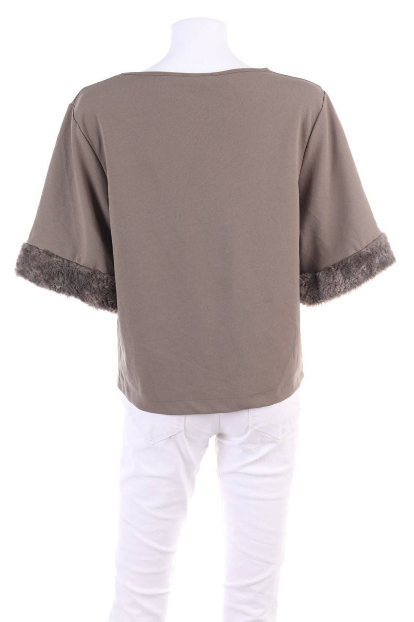 Carou ZARA W&B Oversize-Kurzarm-Shirt Mit Fake Fur-Besatz