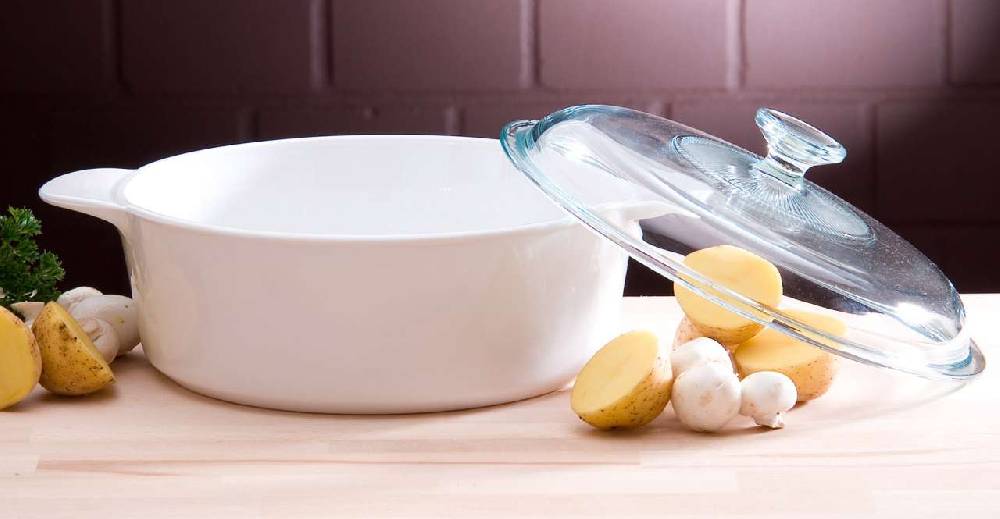 Corningware Corningware Ceramic Cooking Pot (3.25 Liters)