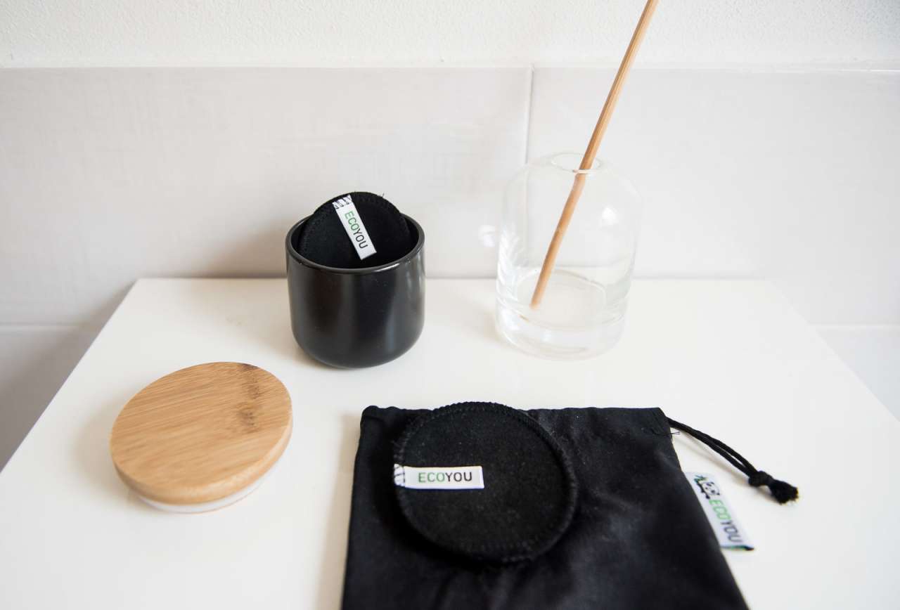 Ecoyou EcoYou Make-up Remover Pads Black - Set Of 10 Made From Organic Cotton