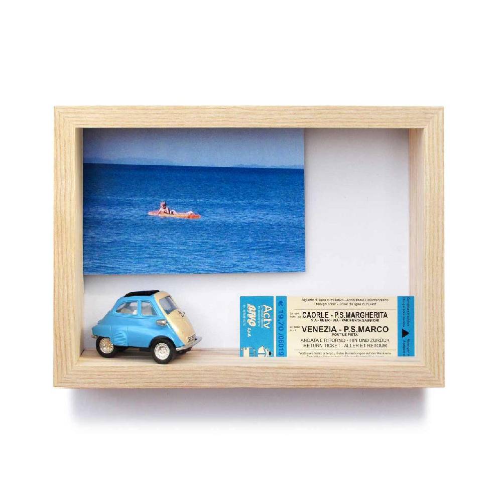 Side-by-side Side By Side Picture Frame For Postcards & To Complete With Decoration