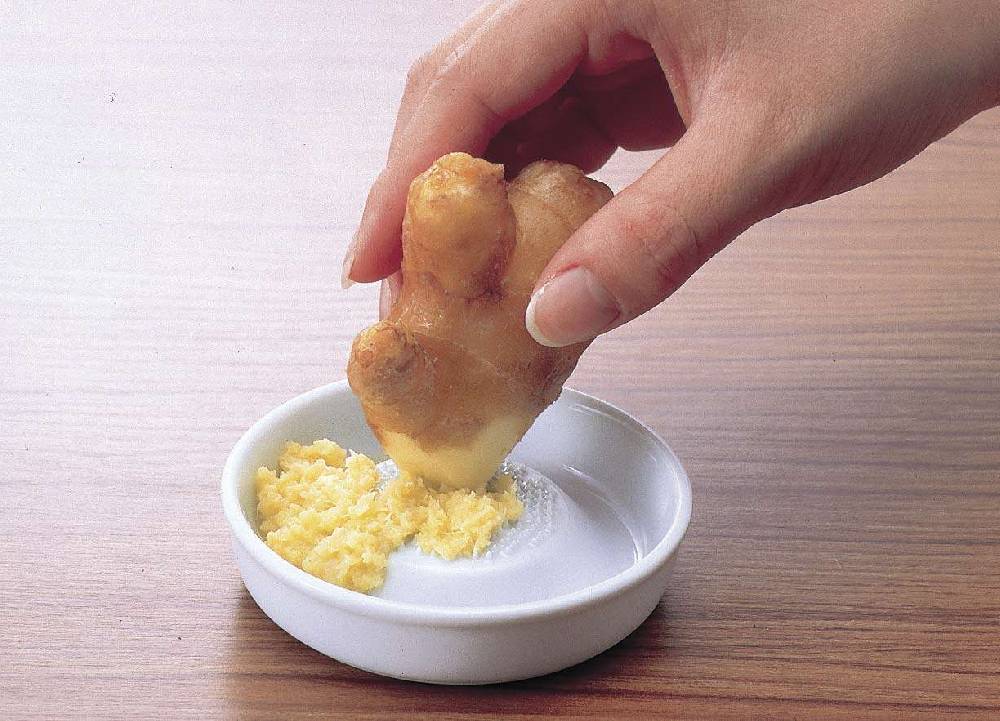 Kyocera Spice Grater Super-sharp & Metal-free Made Of Zirconia Ceramics