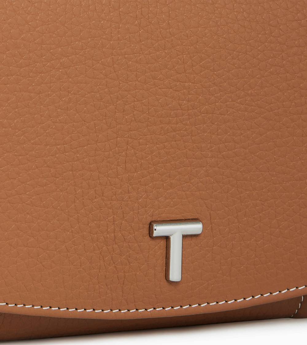 Letanneur SCHLIESSEN SIE SICH UNS HIER AN