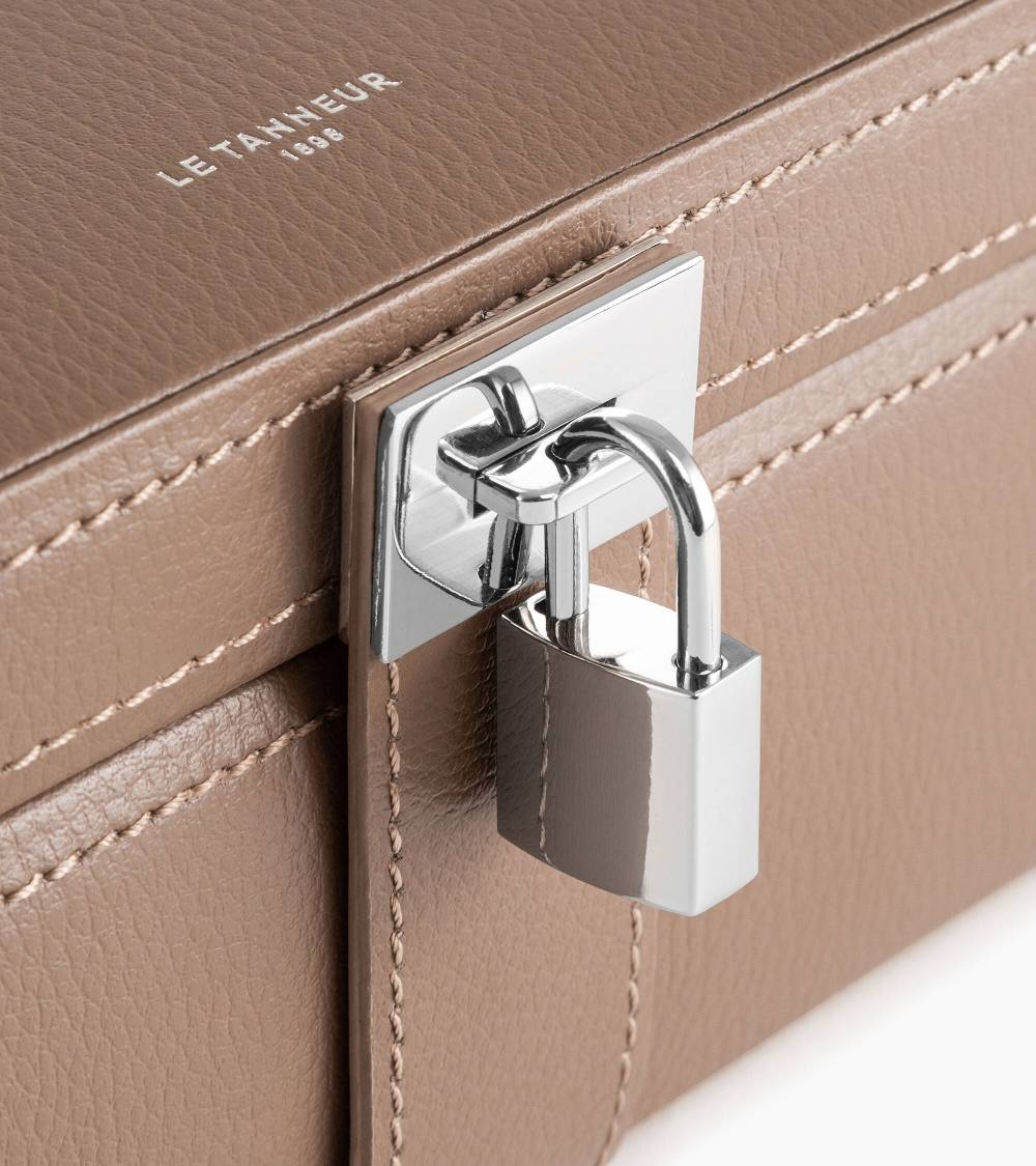 Letanneur SCHLIESSEN SIE SICH UNS HIER AN