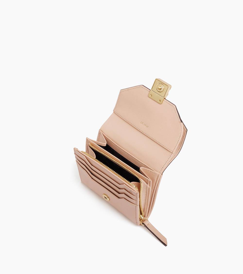 Letanneur SCHLIESSEN SIE SICH UNS HIER AN