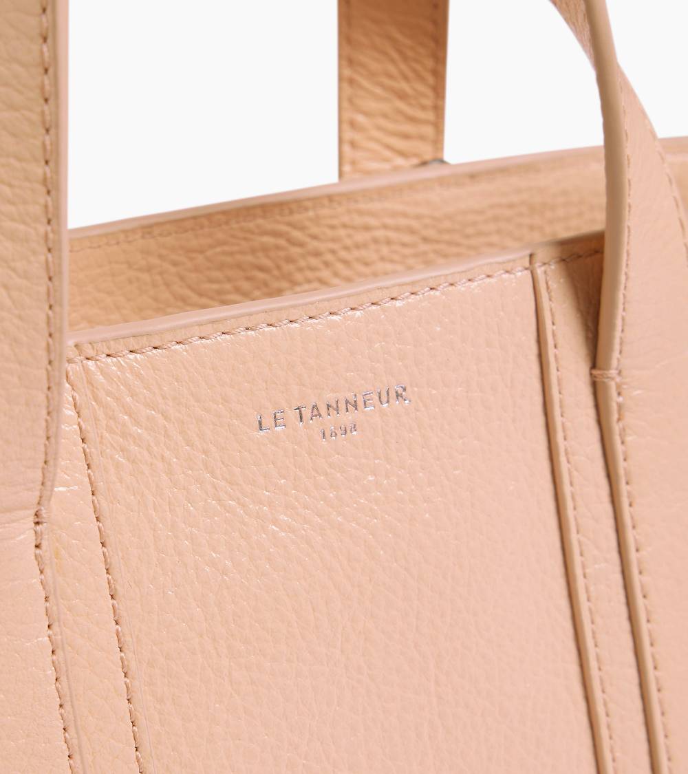 Letanneur SCHLIESSEN SIE SICH UNS HIER AN