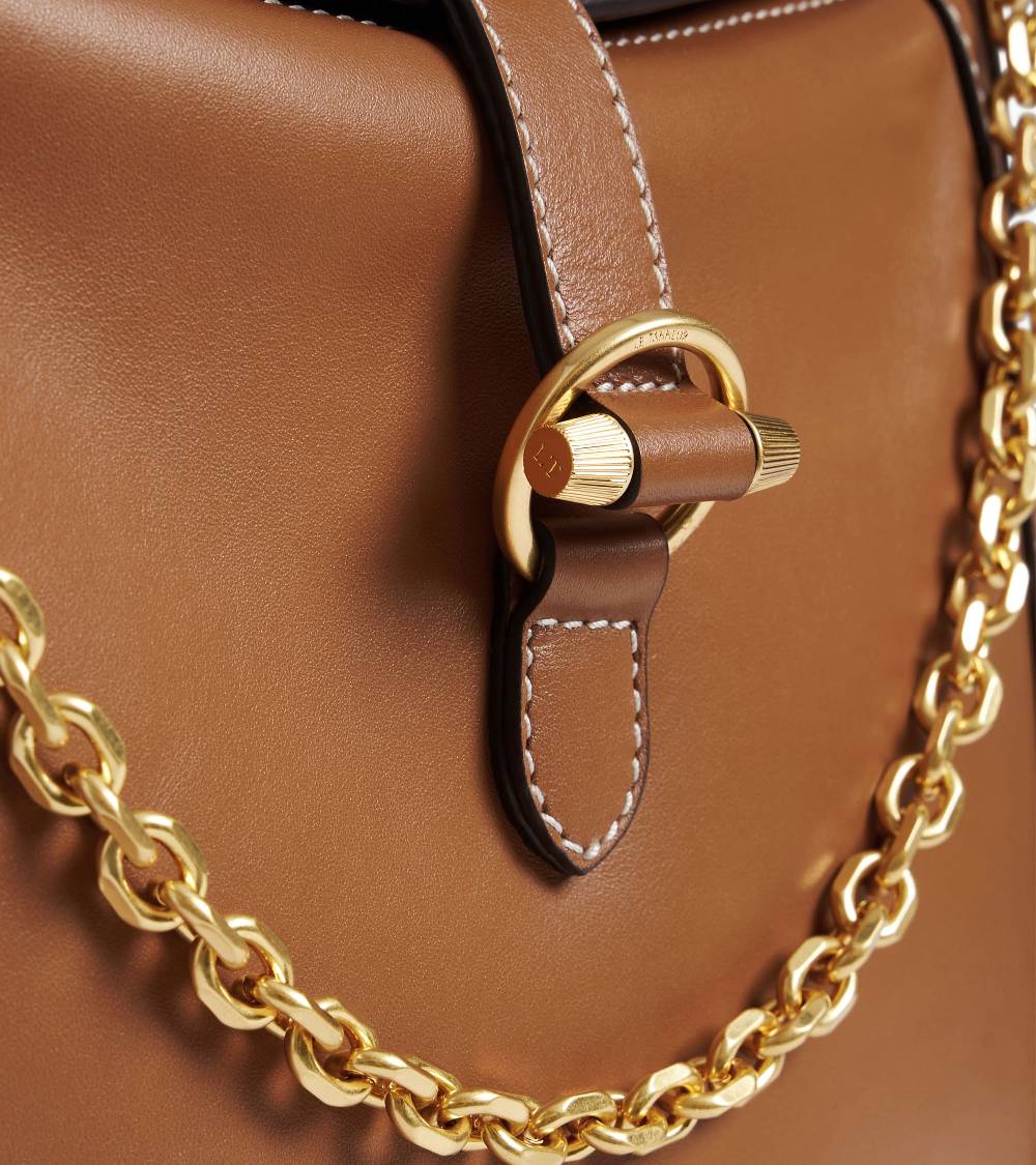 Letanneur SCHLIESSEN SIE SICH UNS HIER AN