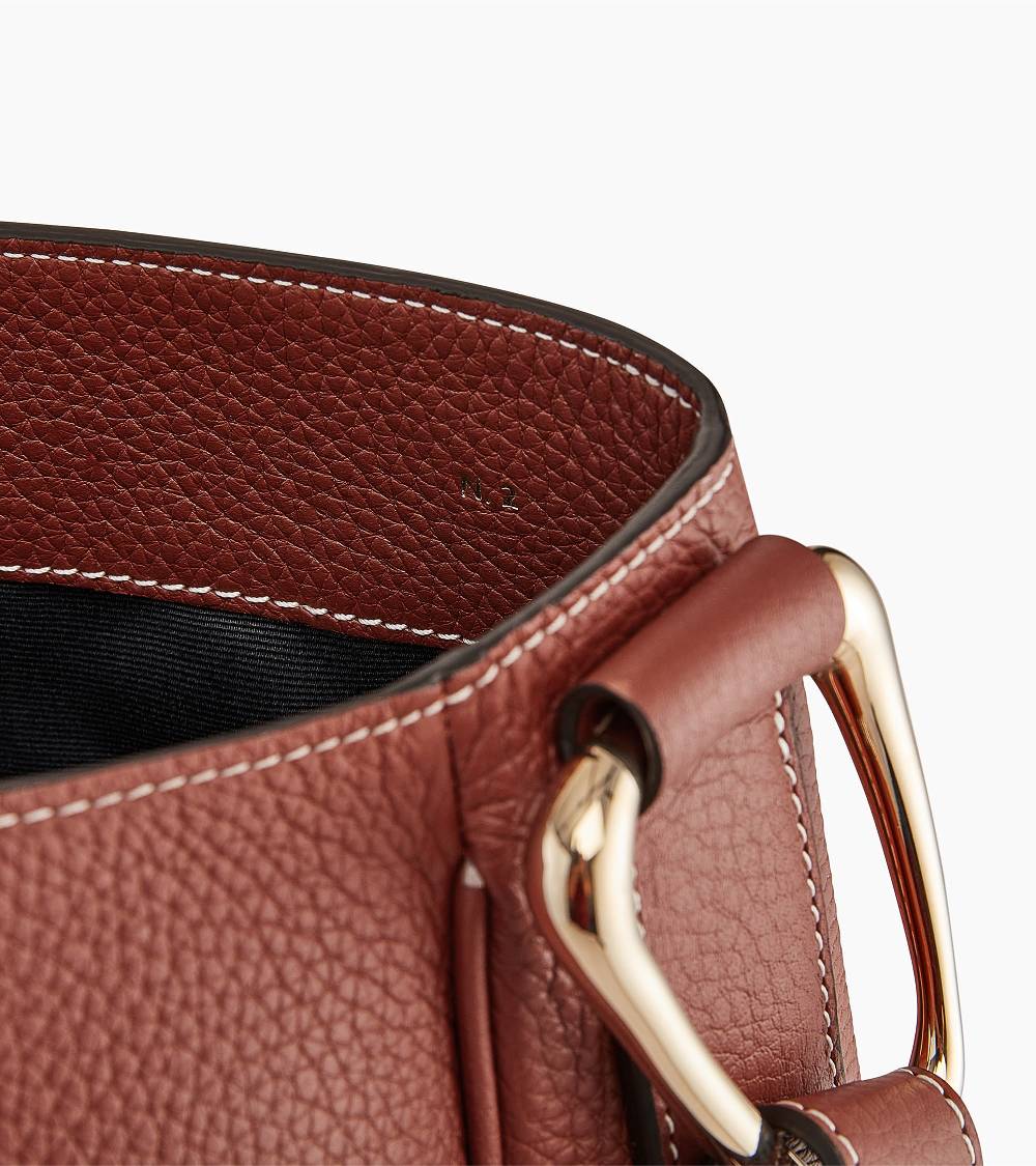 Letanneur SCHLIESSEN SIE SICH UNS HIER AN