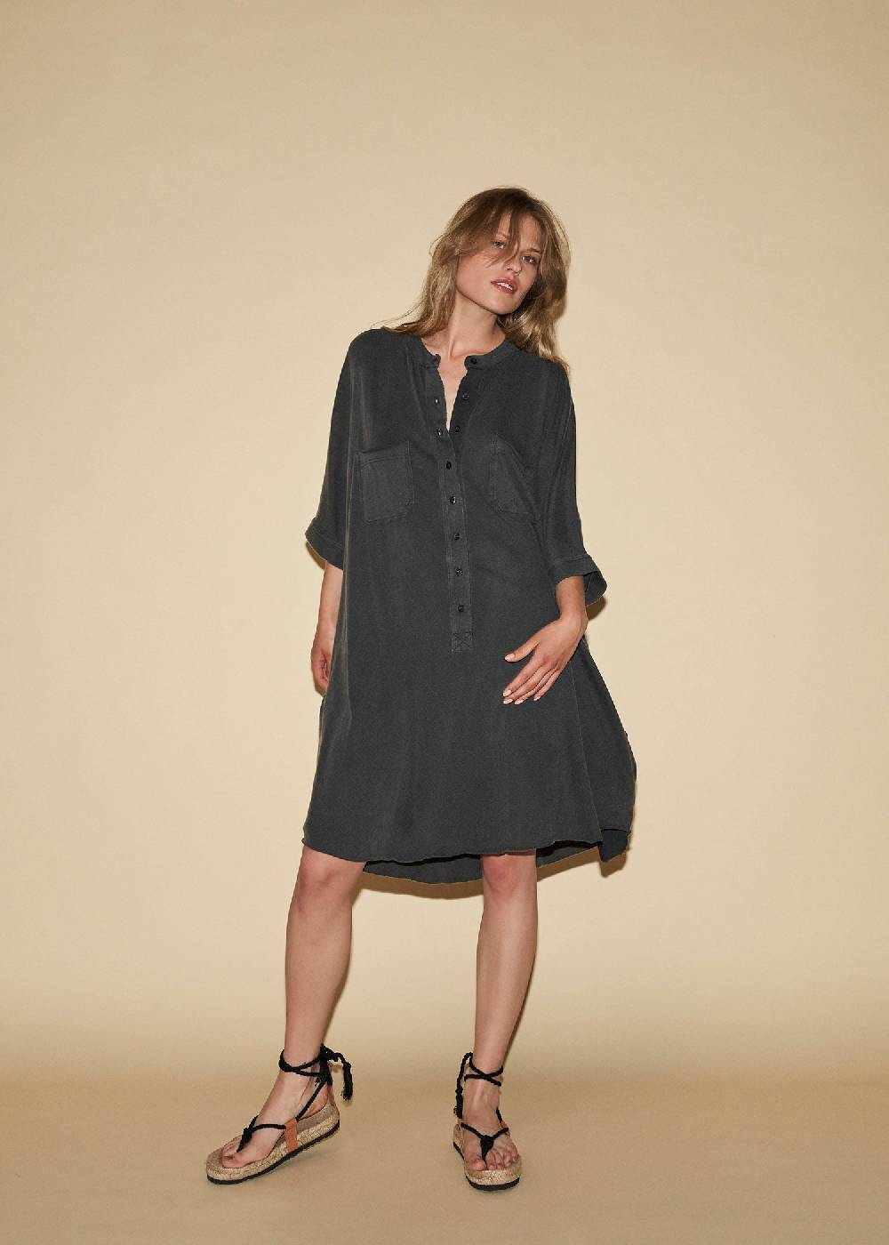 Liv Bergen Kleid Oversized In Peat
