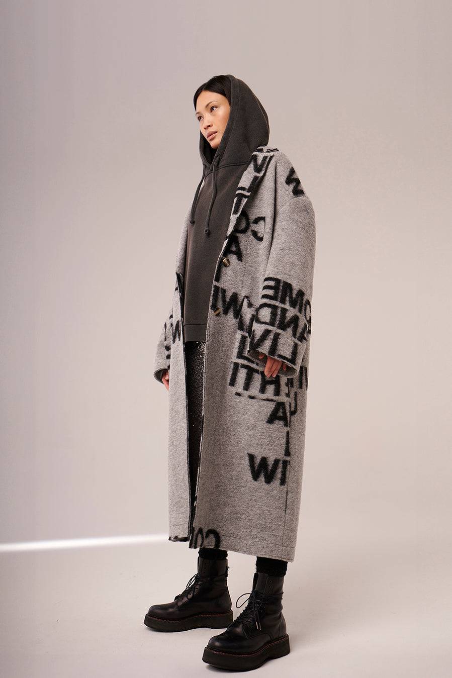 Liv Bergen Mantel Come In Black/grey