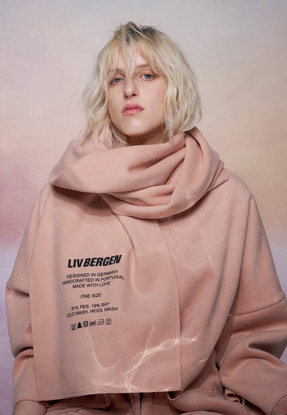 Liv Bergen Oversized Mantel In Powder