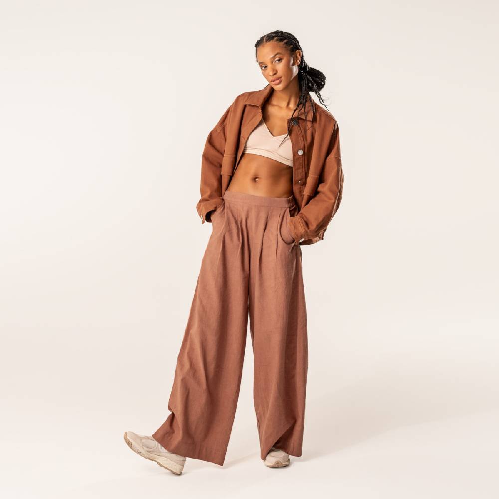 LIVING CRAFTS DUYEN - Weite Bundfaltenhose - Brown