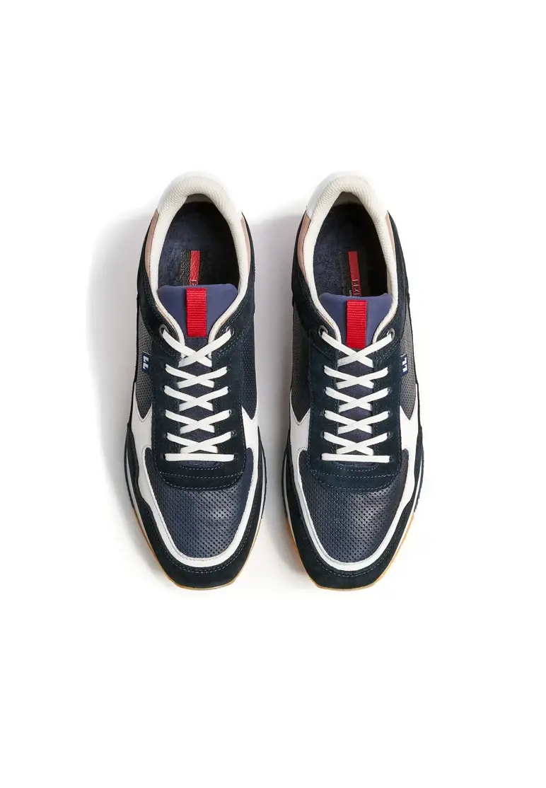 Lloyd EMILIAN Art. 13-410-18