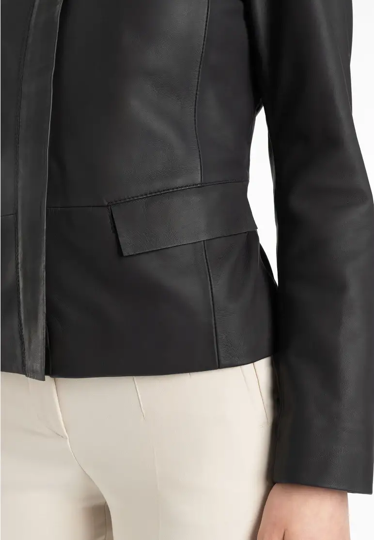 Lloyd Marta Art. F24-41024-OA