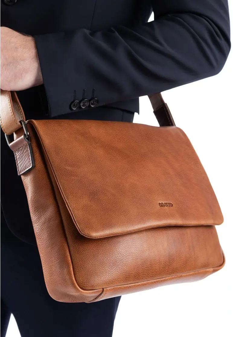 Lloyd MESSENGER BAG Art. C24-12010-OG