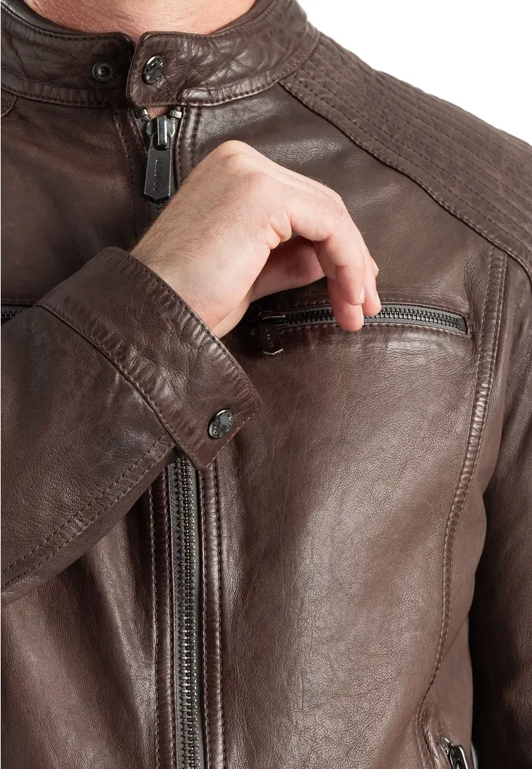 Lloyd Pierce Art. E24-41000-OI