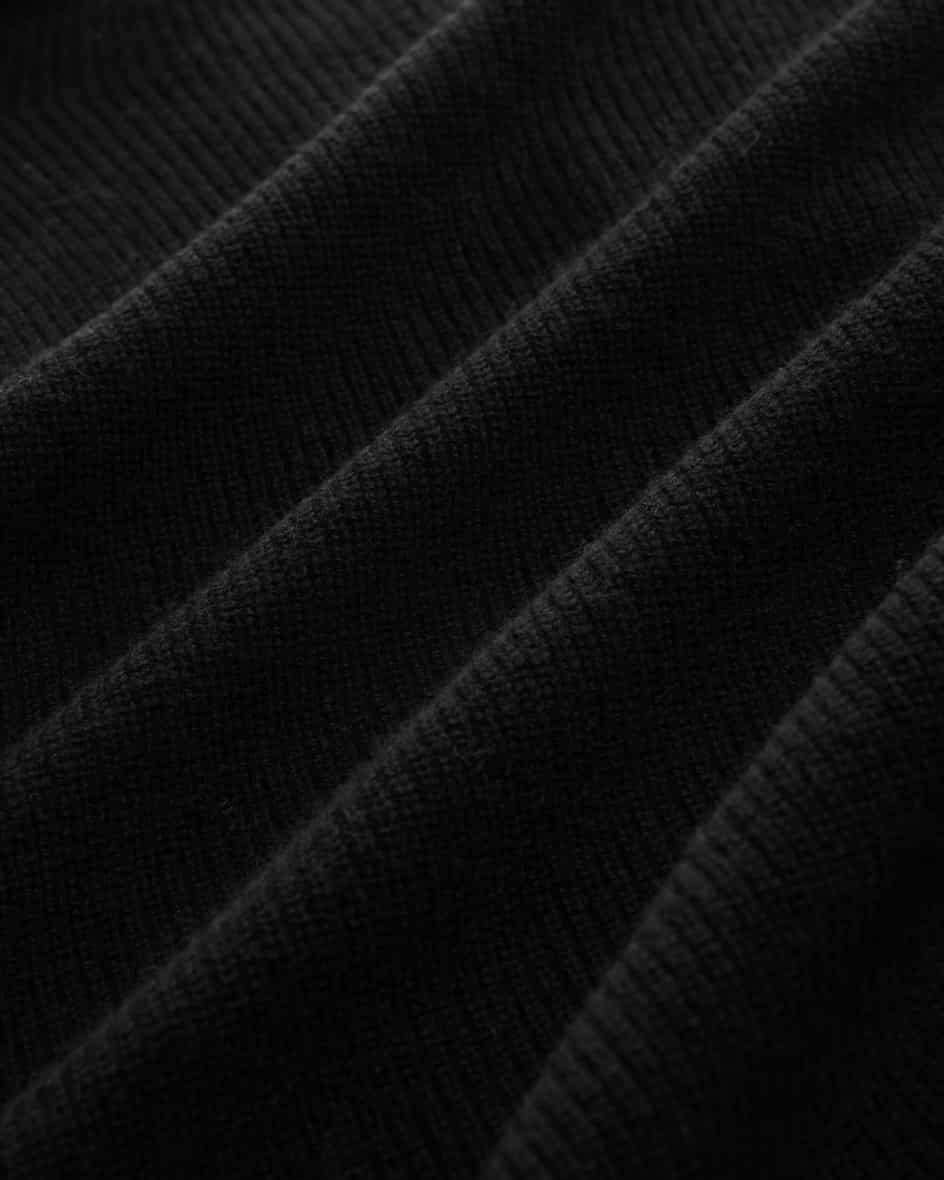 Allude Stricktop