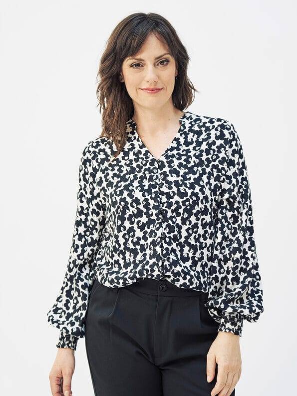 Mademoiselle YéYé Crepe Bluse mit Ballonärmeln aus Ecovero by Lenzing