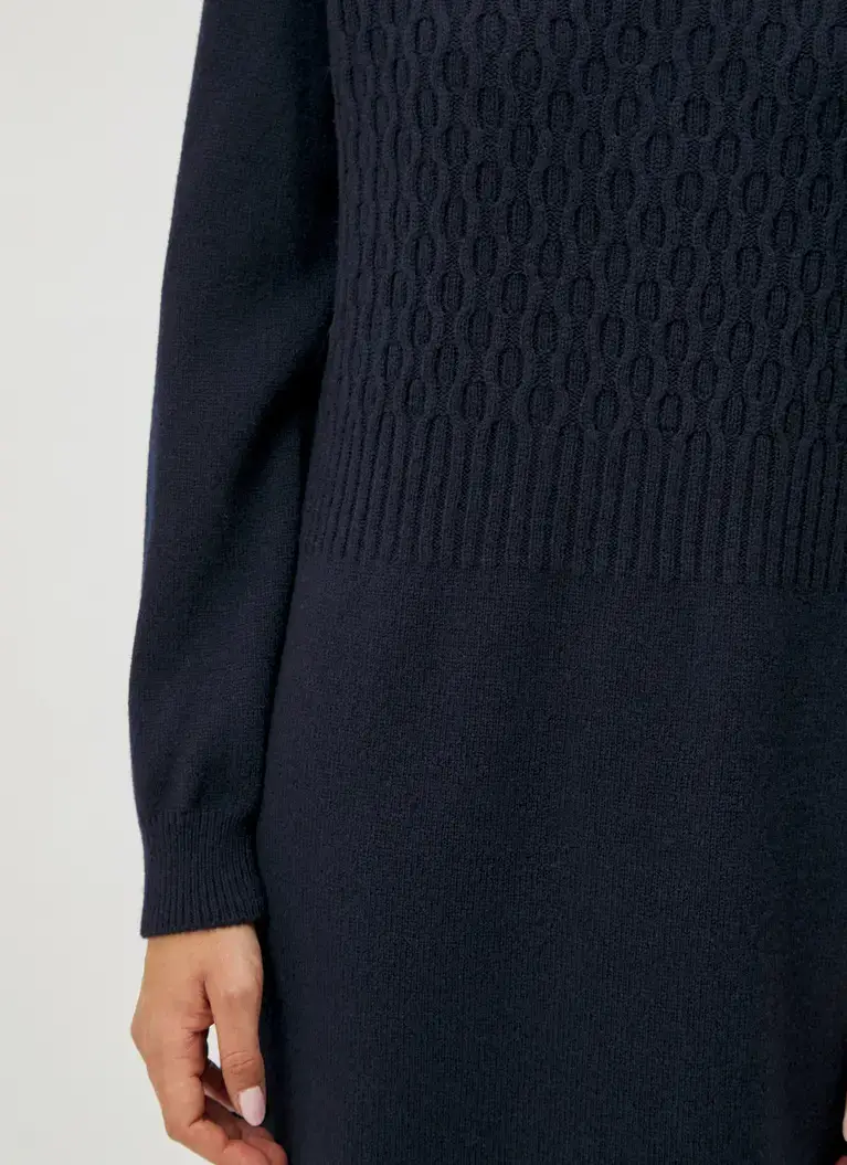 Maerz Muenchen Kleid100% SchurwolleArt. Nr. 397000-399