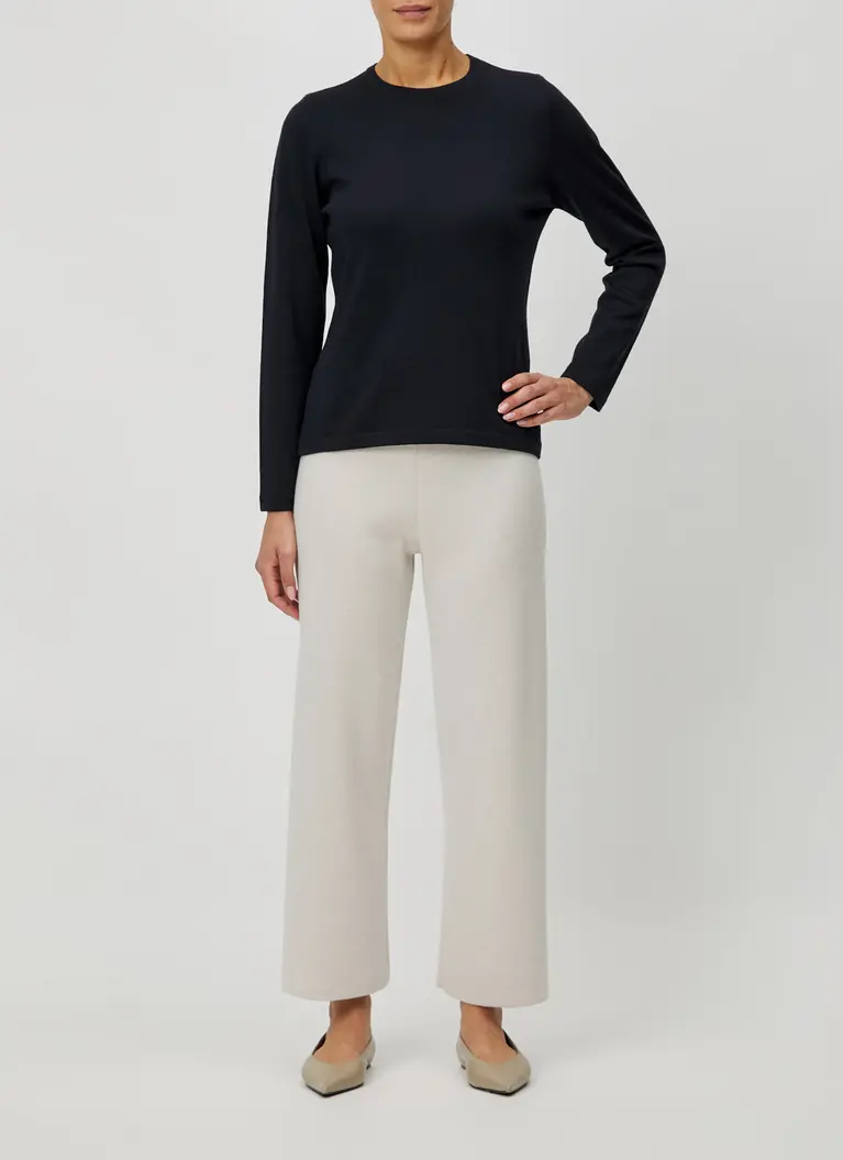 Maerz Muenchen Rundhalspullover100% MerinowolleArt. Nr. 301000-399