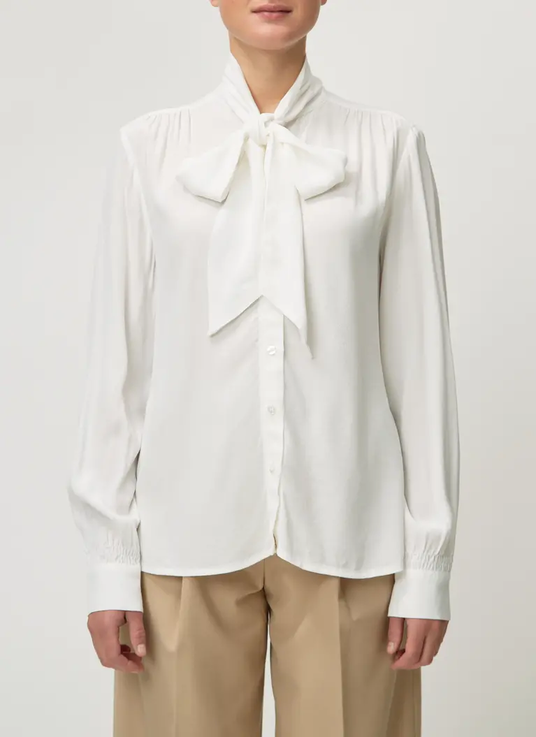 Maerz Muenchen Schluppenbluse100% ViskoseArt. Nr. 119600-505