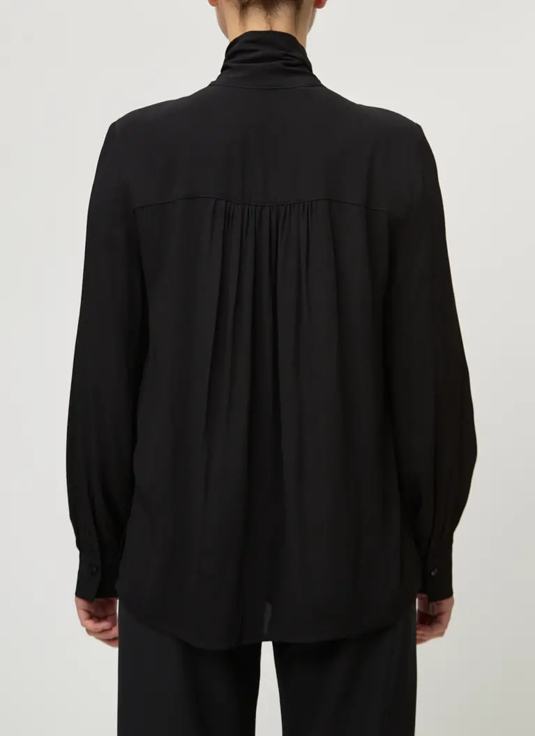 Maerz Muenchen Schluppenbluse100% ViskoseArt. Nr. 119600-595