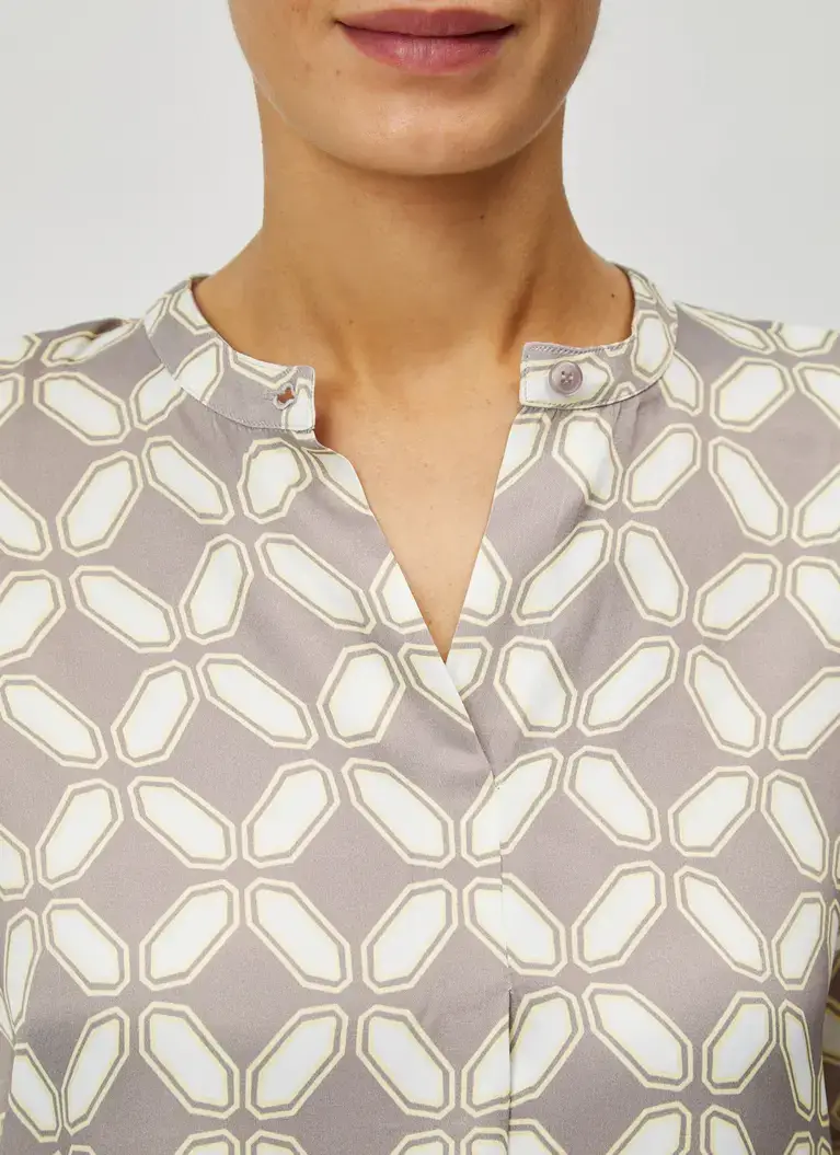 Maerz Muenchen Stehkragen-Bluse100% ViskoseArt. Nr. 153201-528