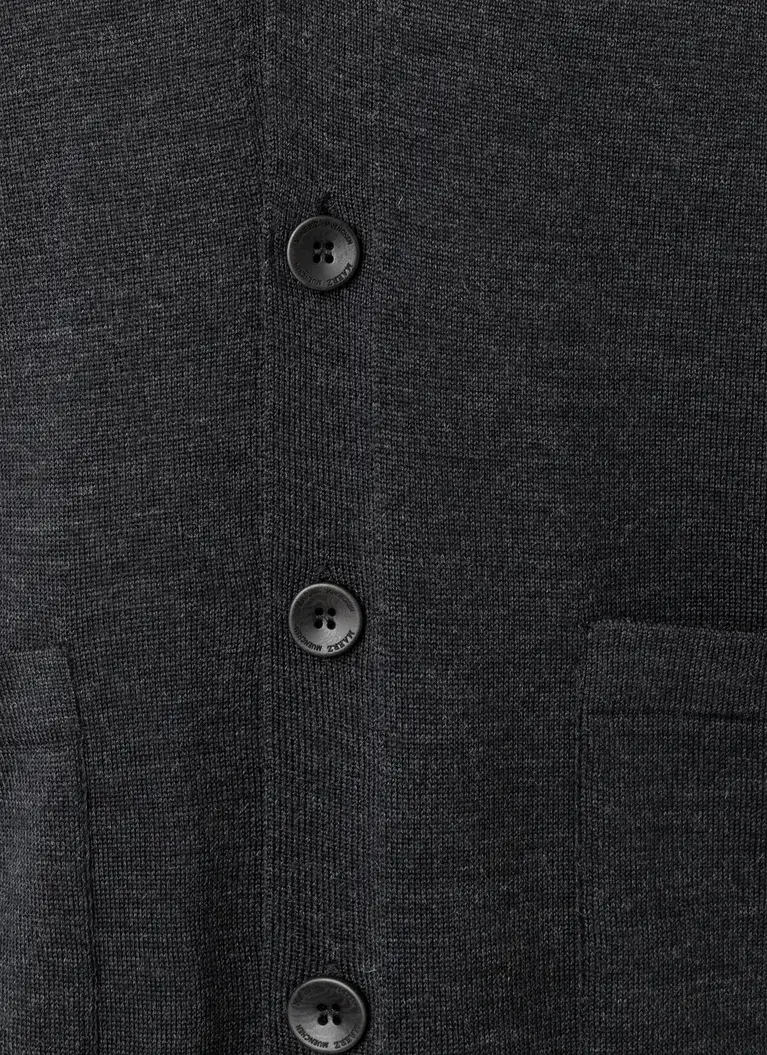 Maerz Muenchen Strick Cardigan100% MerinowolleArt. Nr. 581000-591