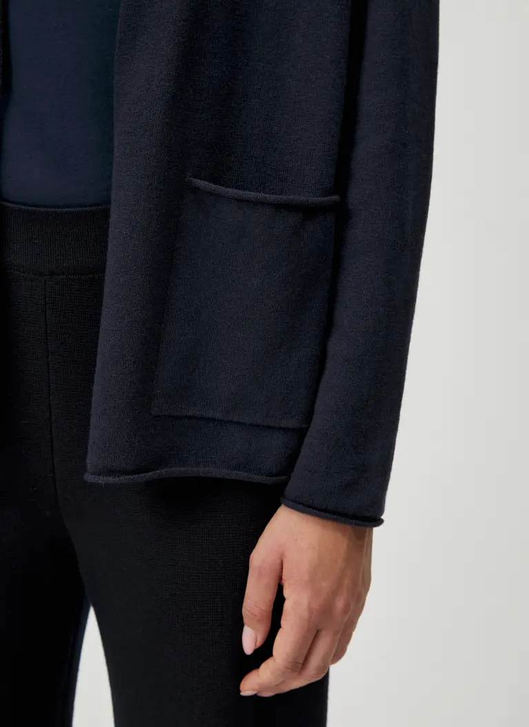 Maerz Muenchen Strickjacke100% Geelong-WolleArt. Nr. 235700-399