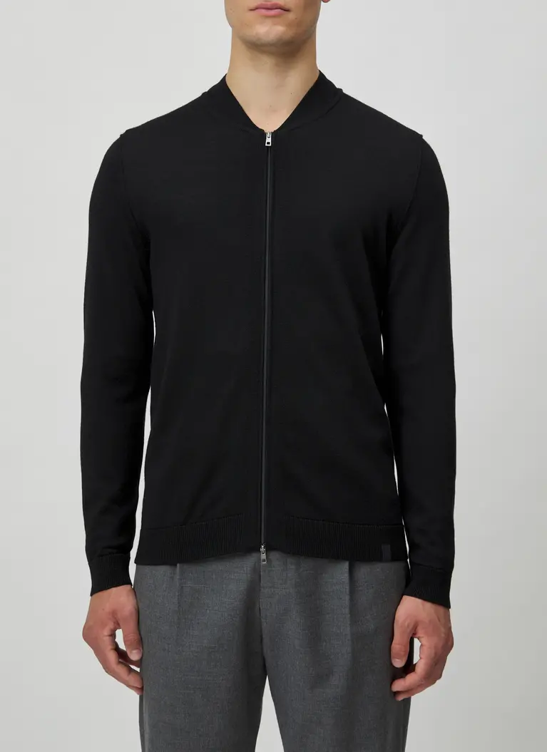 Maerz Muenchen Strickjacke100% MerinowolleArt. Nr. 520100-595