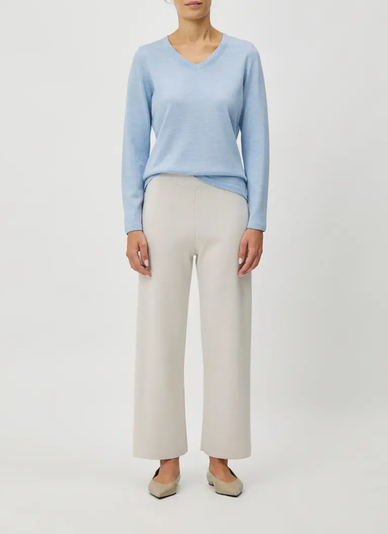 Maerz Muenchen V-Ausschnitt Pullover100% MerinowolleArt. Nr. 300000-318