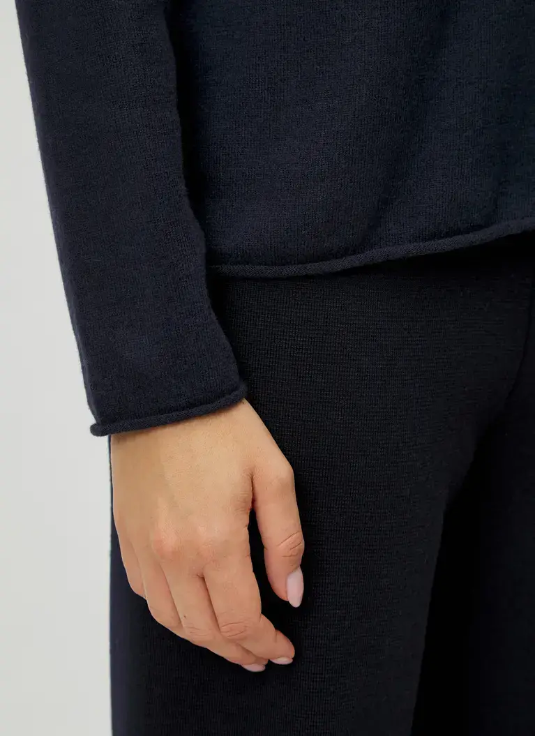 Maerz Muenchen V-Ausschnitt Pullover100% MerinowolleArt. Nr. 349500-399