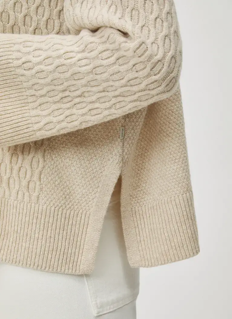 Maerz Muenchen V-Ausschnitt Pullover100% SchurwolleArt. Nr. 347700-112