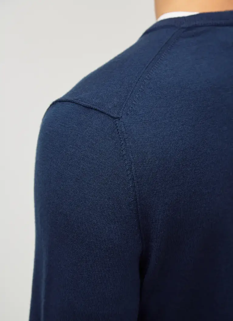 Maerz Muenchen V-Pullover100% MerinowolleArt. Nr. 420400-380