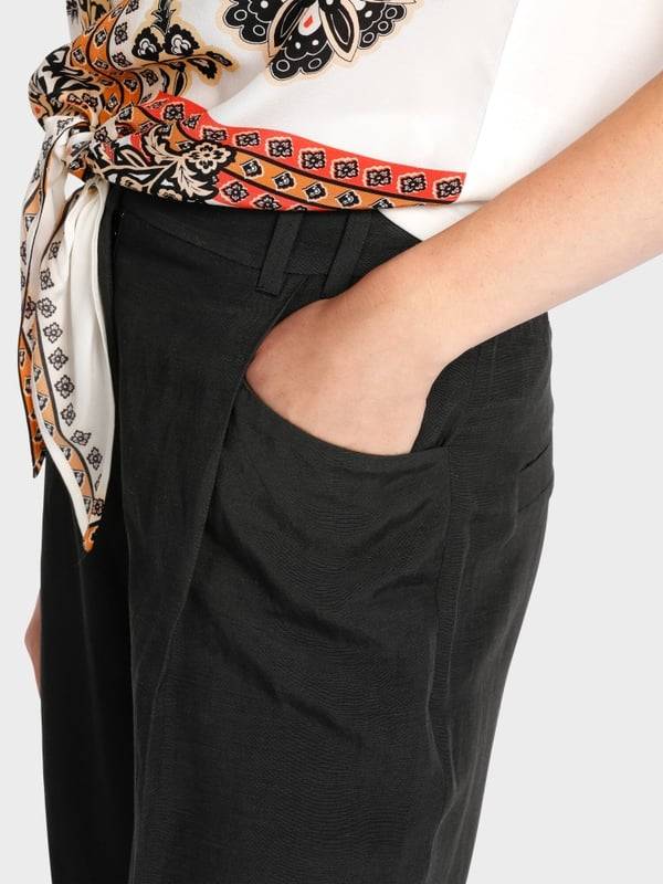 Marc Cain Bundfaltenhose Modell WASCO