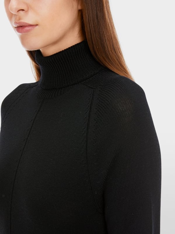 Marc Cain In Deutschland Gestricktes Kleid