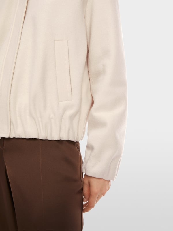 Marc Cain Jacke Aus 100 % Wolle Knitted In Germany