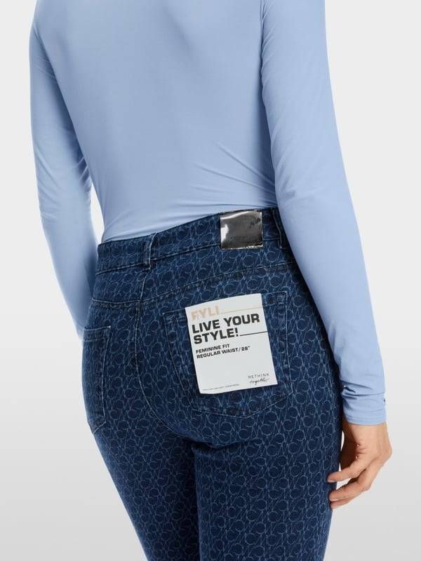 Marc Cain Jeans Modell FÉS "Rethink Together"