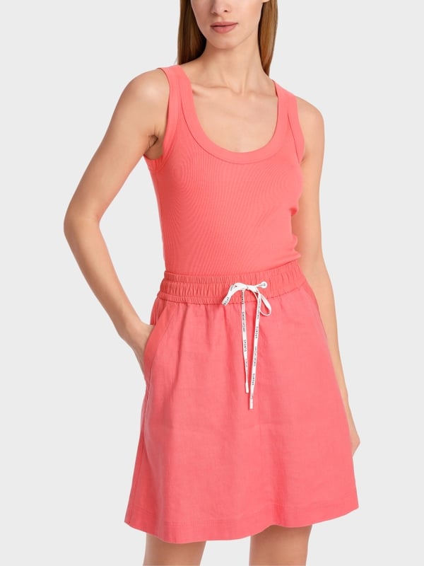 Marc Cain Körpernahes, ärmelloses Top