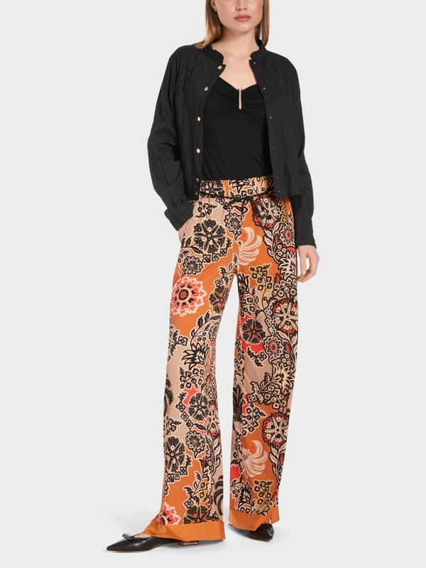 Marc Cain Kurze Jacke mit Tailoring-Details