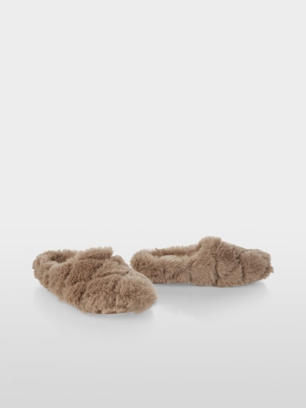 Marc Cain Kuscheliger Hausschuh aus Fun Fur