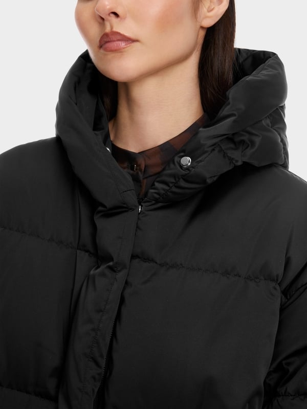 Marc Cain Langer Daunenmantel Mit Kapuze