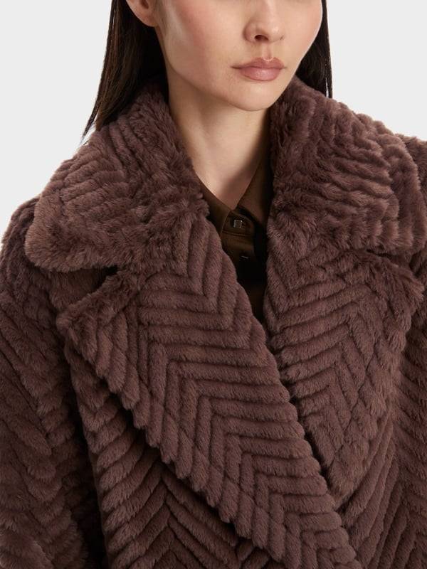 Marc Cain Mantel Aus Fun Fur In Fischgrat